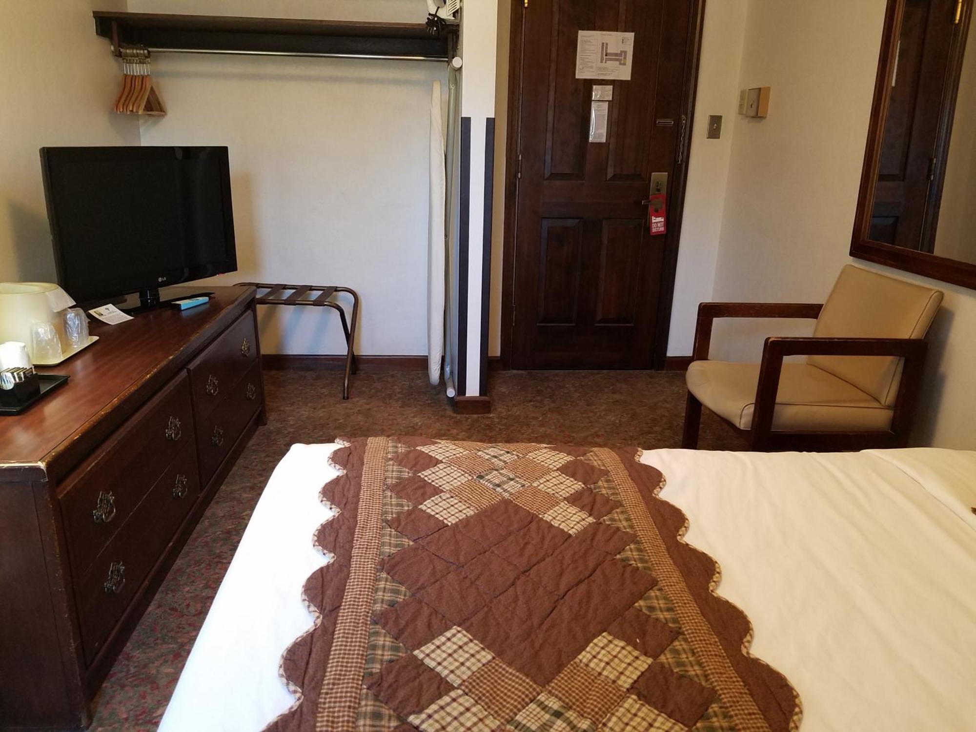 Potawatomi Inn & Cabins Angola Room photo