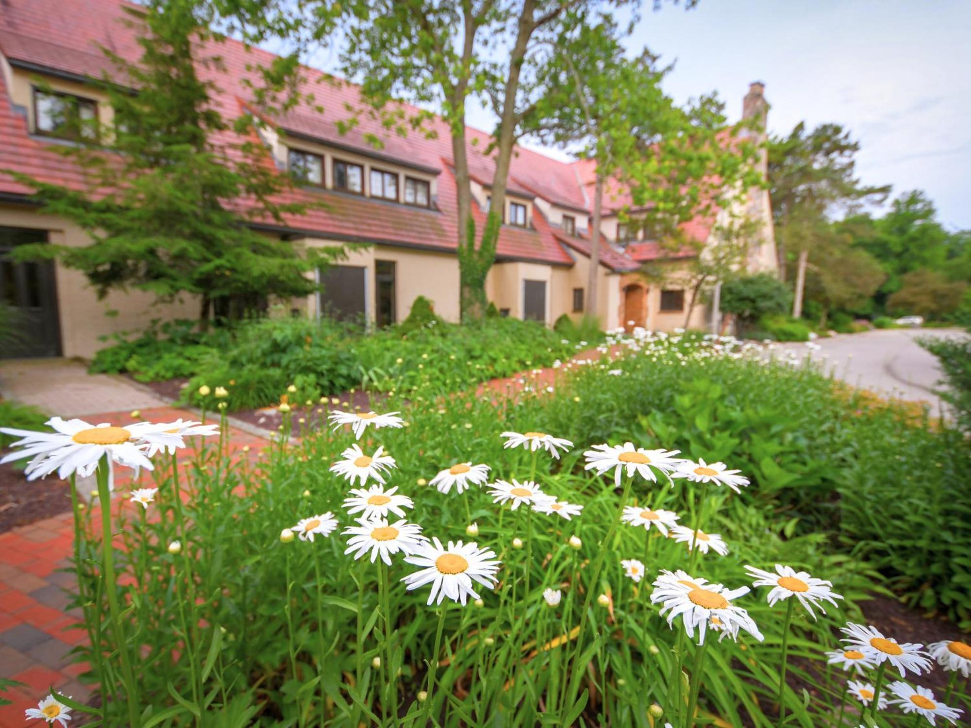 Potawatomi Inn & Cabins Angola Exterior photo