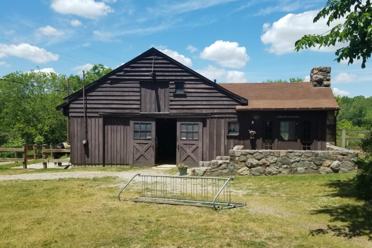 Potawatomi Inn & Cabins Angola Exterior photo